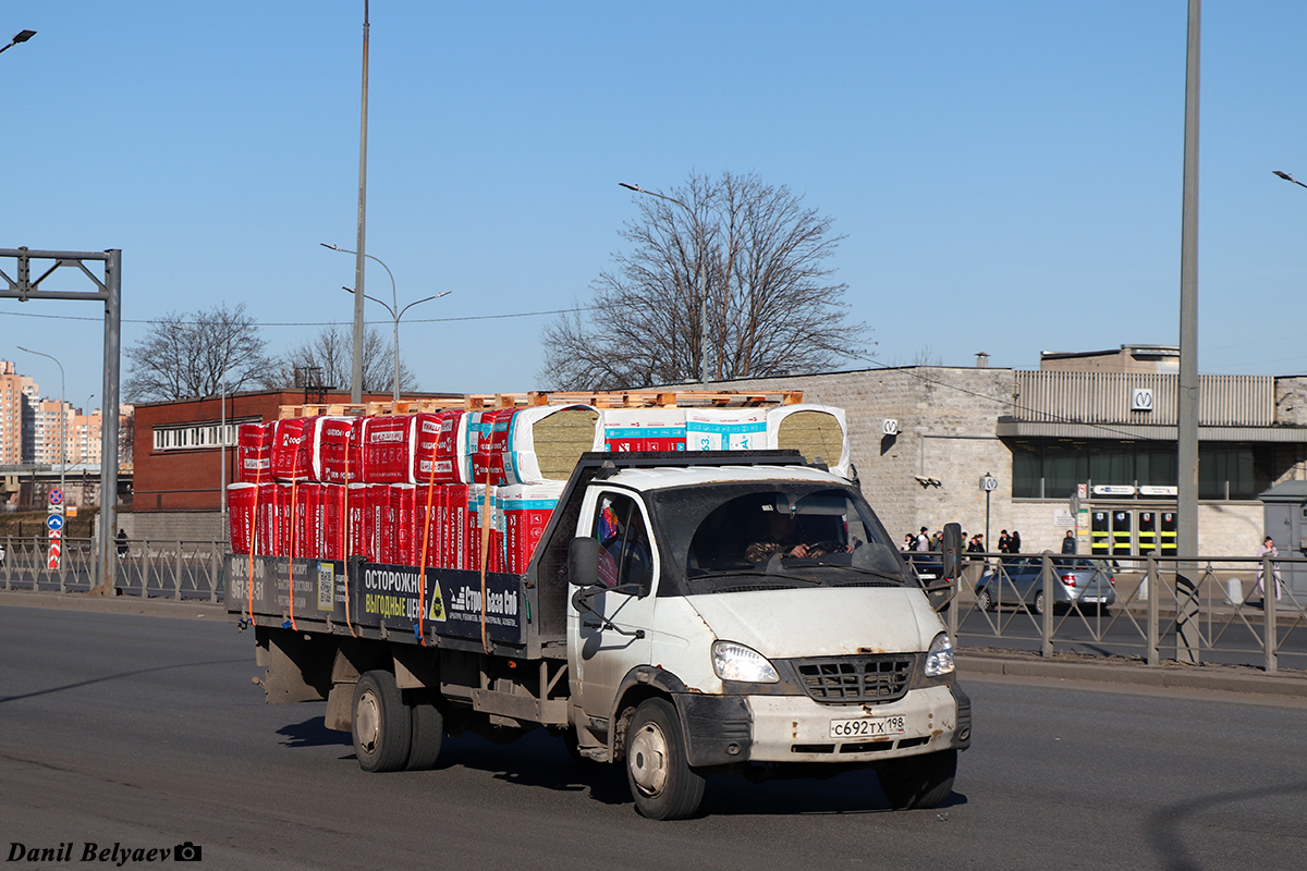 Санкт-Петербург, № С 692 ТХ 198 — ГАЗ-33106 "Валдай"