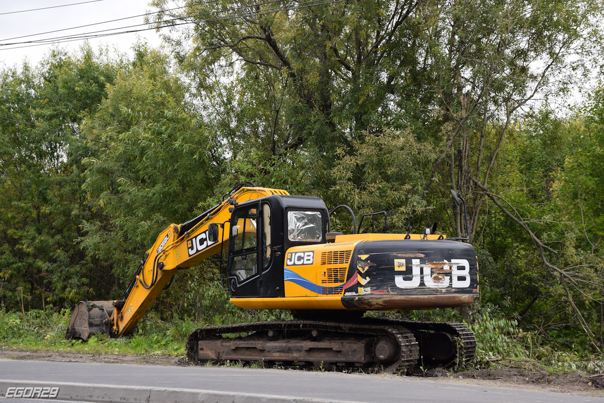 Архангельская область, № 8807 МК 22 — JCB JS205 SC/LC