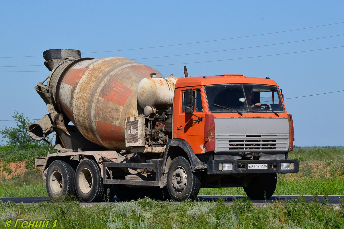 Волгоградская область, № В 390 КО 134 — КамАЗ-53229-15 [53229R]