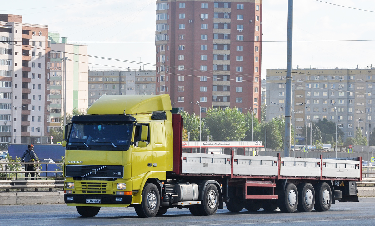 Омская область, № Х 687 ХВ 55 — Volvo ('1993) FH12.380