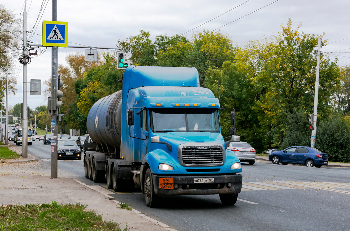 Башкортостан, № В 072 НУ 702 — Freightliner Columbia