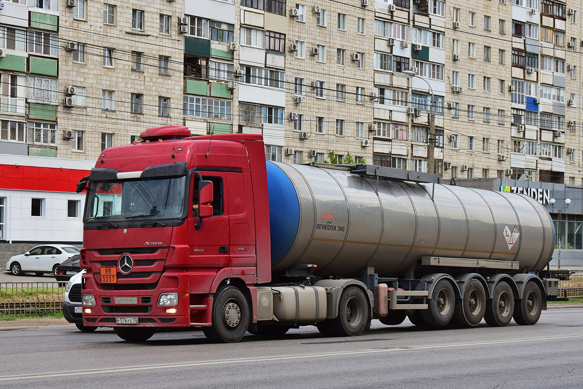 Московская область, № Р 576 КЕ 50 — Mercedes-Benz Actros ('2009) 1844