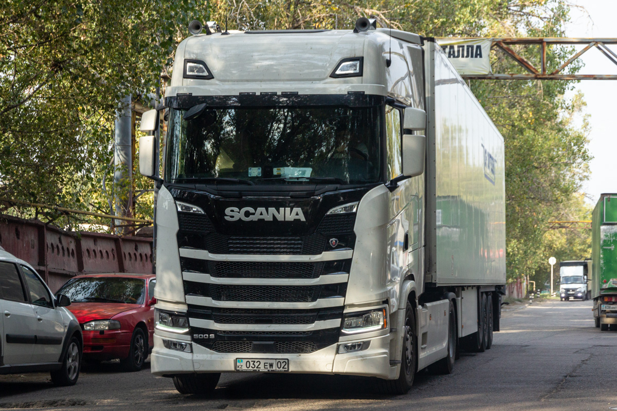 Алматы, № 032 EW 02 — Scania ('2016) S500