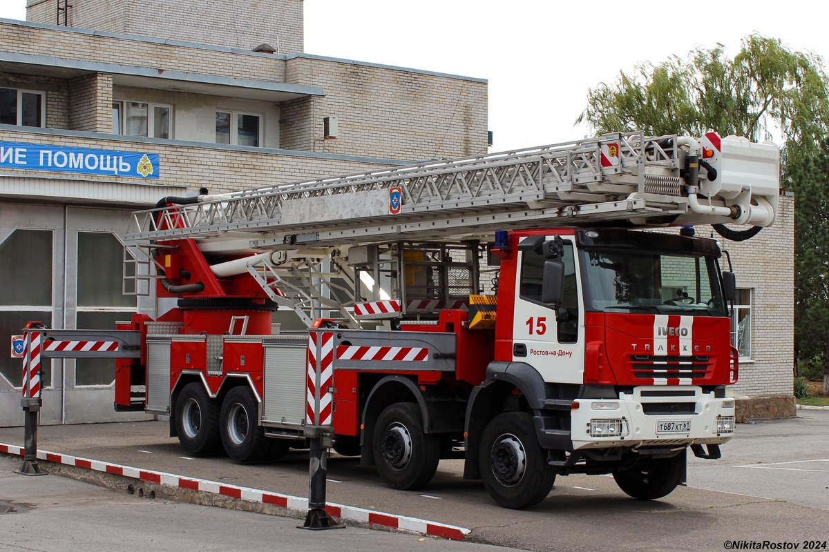 Ростовская область, № Т 687 ХТ 61 — IVECO Trakker ('2004)