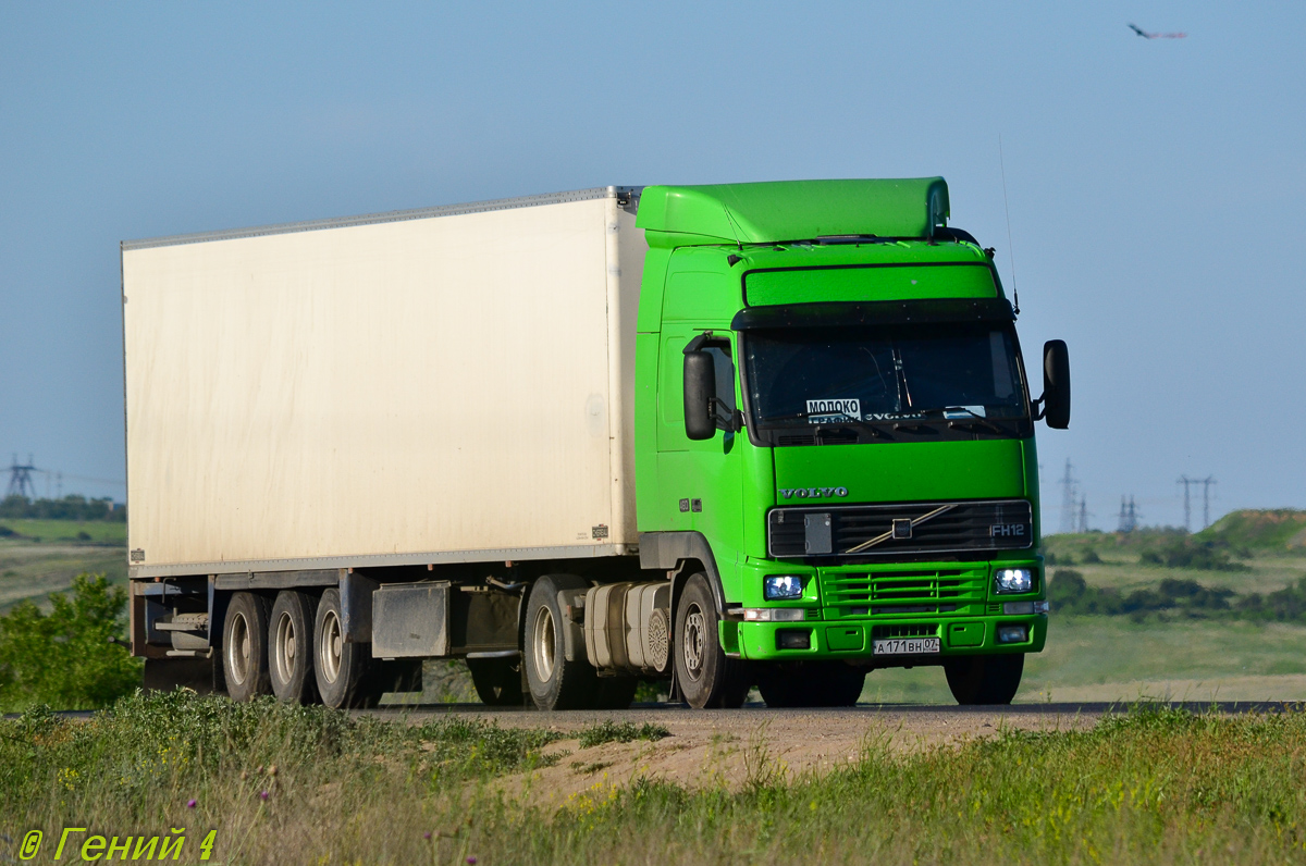 Кабардино-Балкария, № А 171 ВН 07 — Volvo ('1993) FH12.460