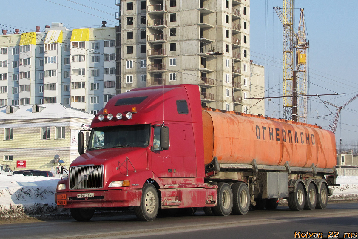 Алтайский край, № М 042 ОТ 22 — Volvo VNL660