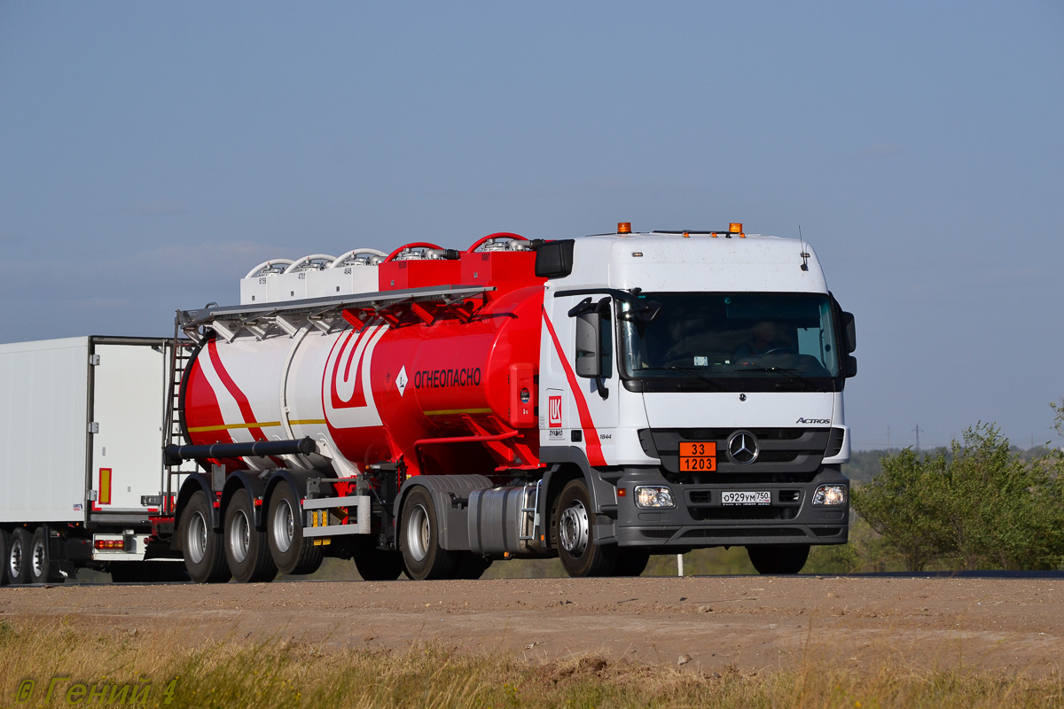 Волгоградская область, № О 929 УМ 750 — Mercedes-Benz Actros '09 2544 [Z9M]