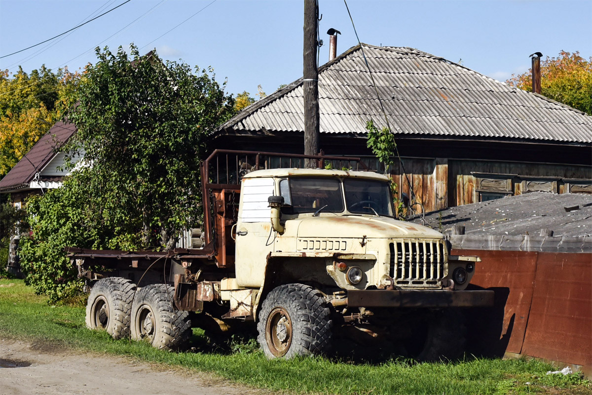 Тюменская область, № (72) Б/Н 0068 — Урал-4320 / 5557 (общая модель)