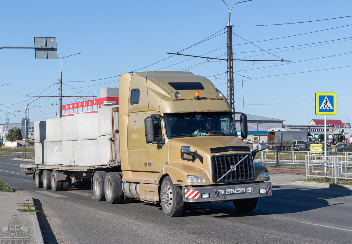 Алтайский край, № А 223 ОР 22 — Volvo VNL660