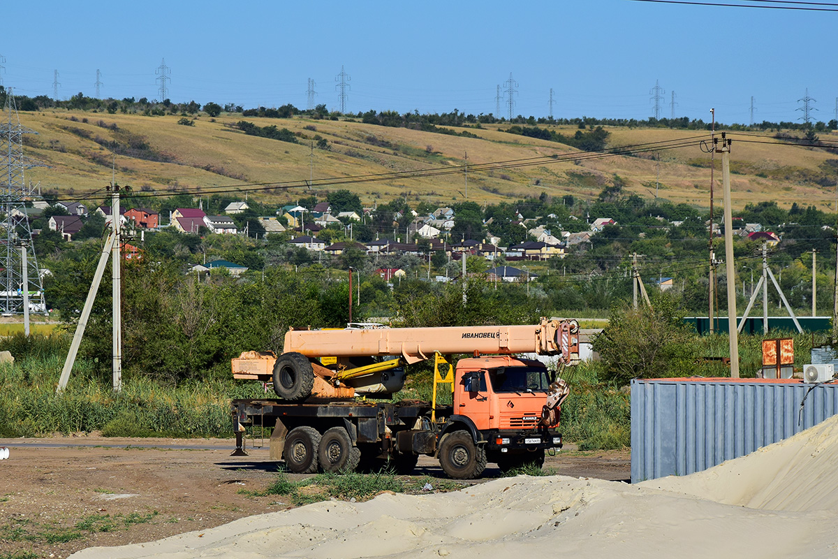 Саратовская область, № Т 561 КМ 64 — КамАЗ-43118-15 [43118R]