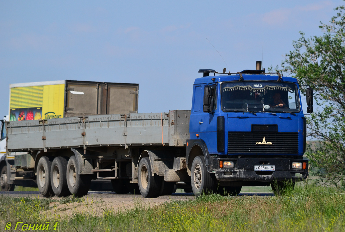 Волгоградская область, № У 028 НН 34 — МАЗ-54322