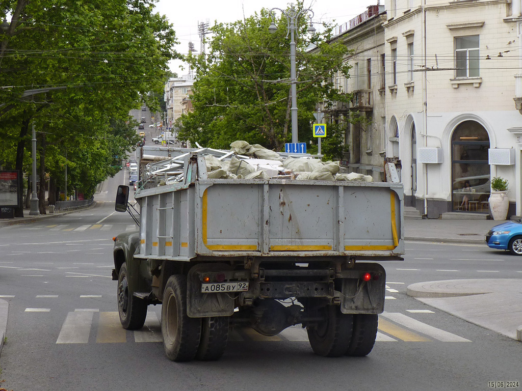 Севастополь, № А 085 ВУ 92 — ЗИЛ-495810