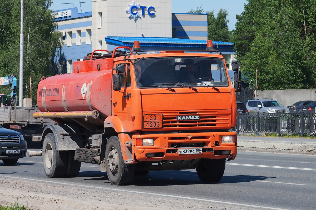 Ханты-Мансийский автоном.округ, № В 832 РС 186 — КамАЗ-53605-62