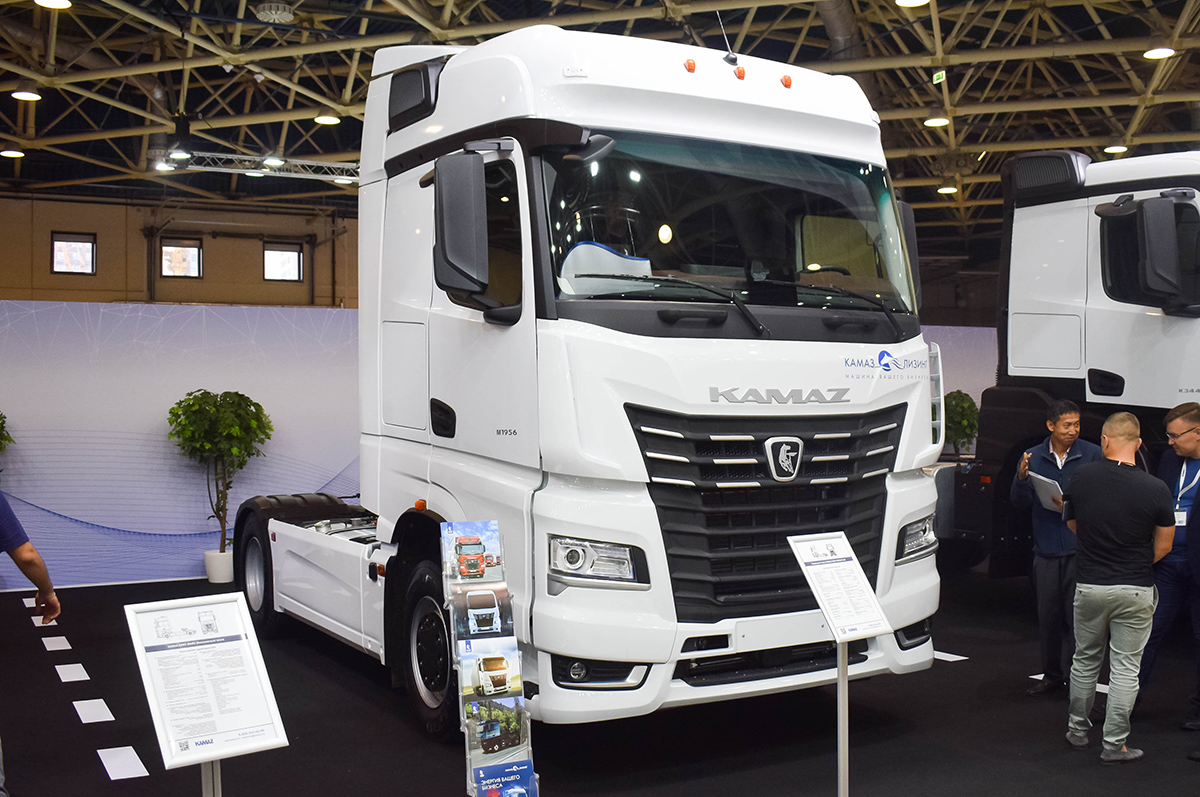 Татарстан, № (16) Б/Н 0042 — КамАЗ-54901 (общая модель); Москва — Автомобили без номеров; Татарстан — Новые автомобили ПАО "КамАЗ"; Москва — Комтранс 2023