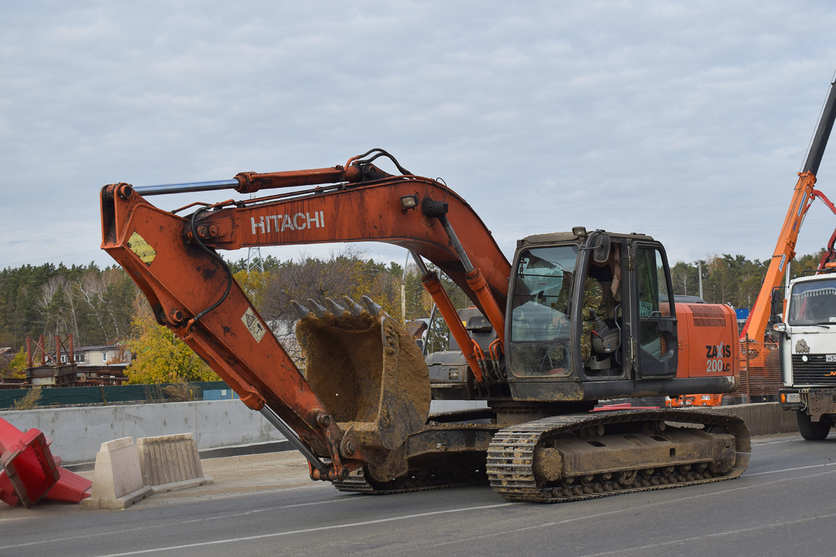 Алтайский край, № 9946 АР 22 — Hitachi ZX200 (общая модель)