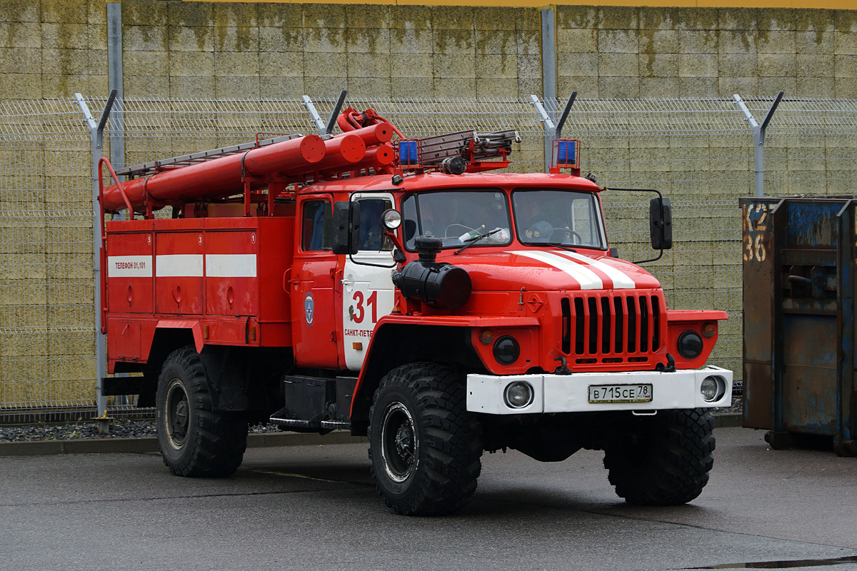 Санкт-Петербург, № В 715 СЕ 78 — Урал-43206-41