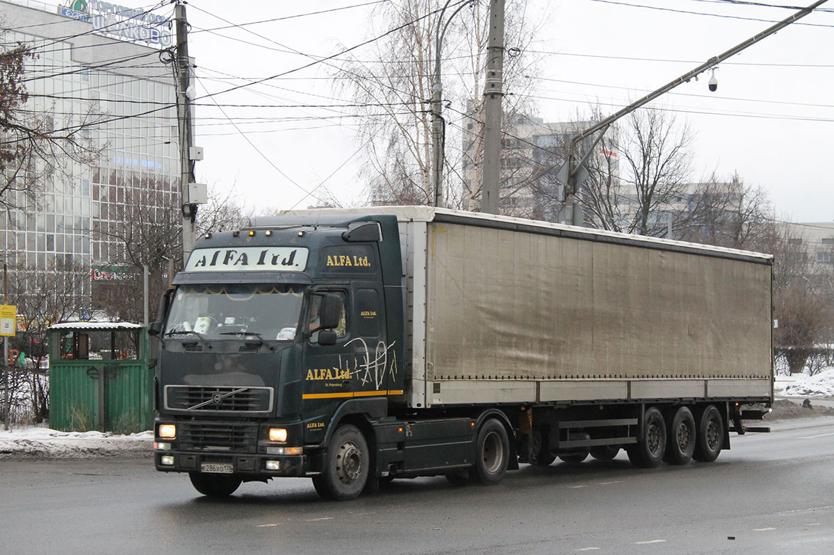 Санкт-Петербург, № Е 286 ХО 178 — Volvo ('1993) FH12.420; Volvo ('1993) FH12 "70 Years Edition" (Московская область)