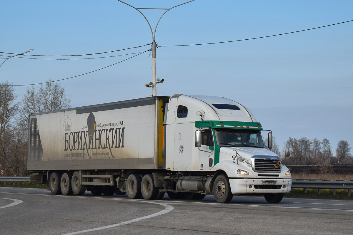 Новосибирская область, № А 873 ВВ 154 — Freightliner Columbia