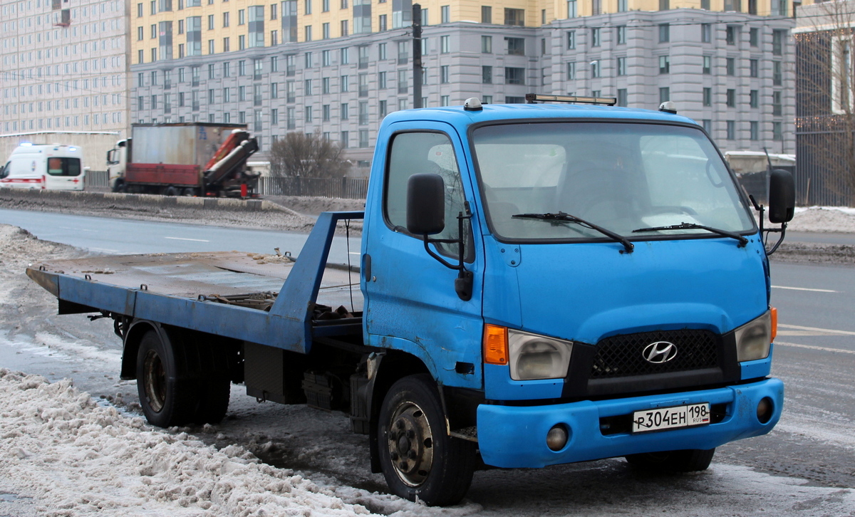 Санкт-Петербург, № Р 304 ЕН 198 — Hyundai HD78 ('2004)