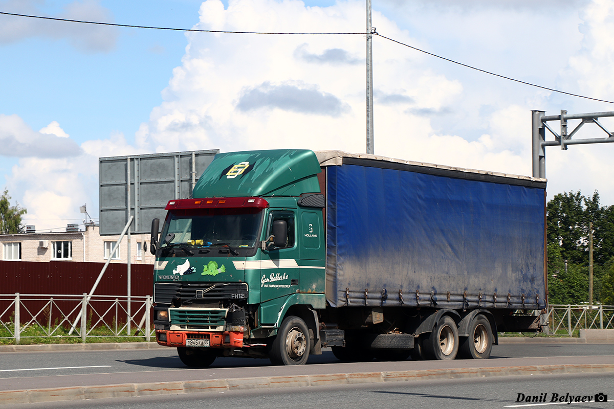 Псковская область, № Т 945 КА 60 — Volvo ('1993) FH12.420