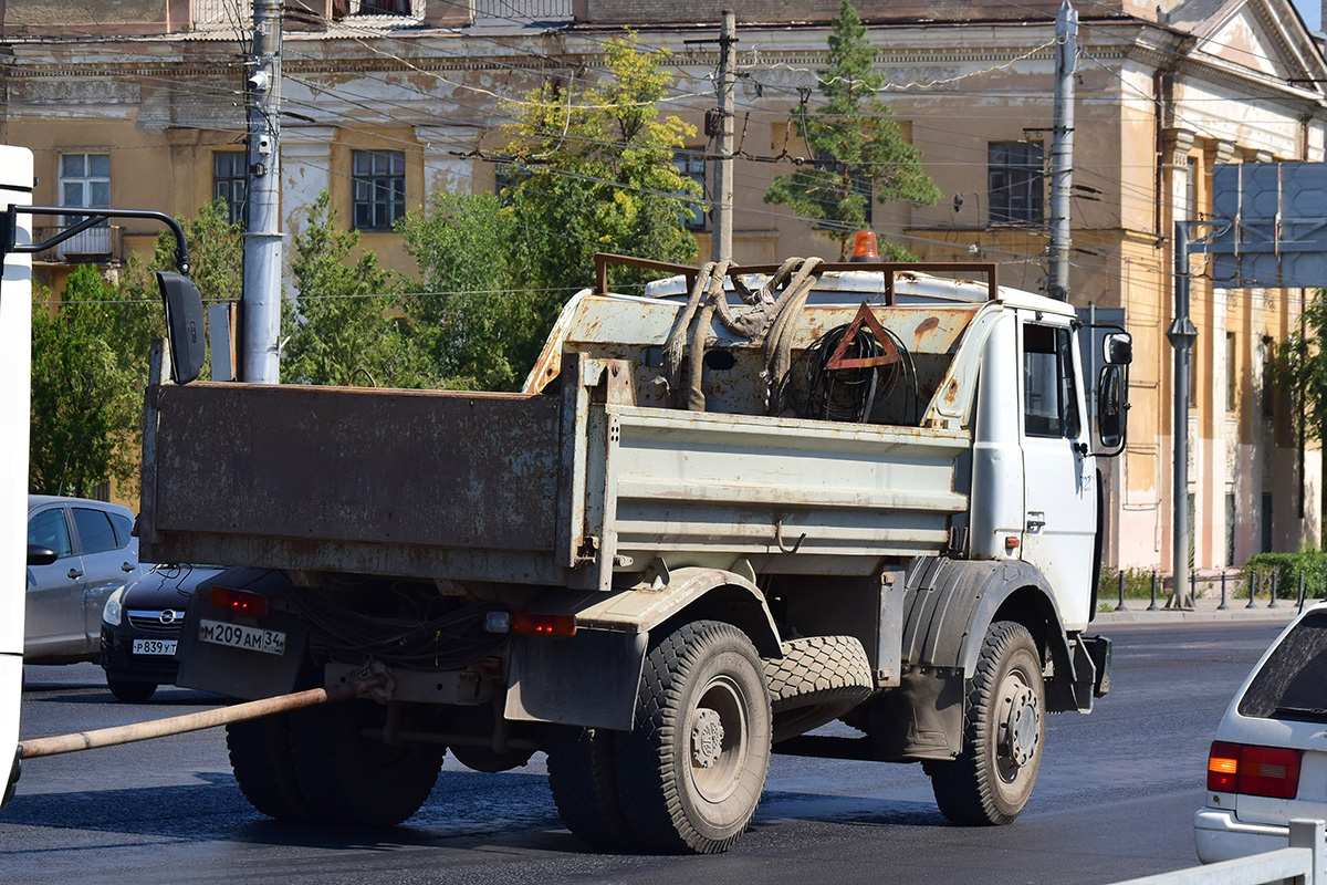 Волгоградская область, № 723 — МАЗ-555102