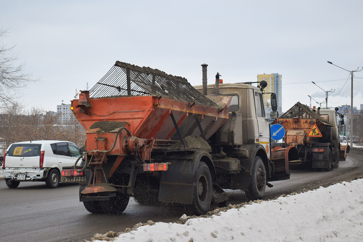 Алтайский край, № Е 999 УУ 22 — МАЗ-5337A2