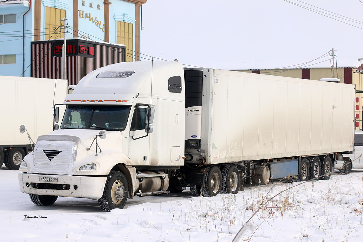 Саха (Якутия), № У 380 ЕО 14 — Freightliner Columbia