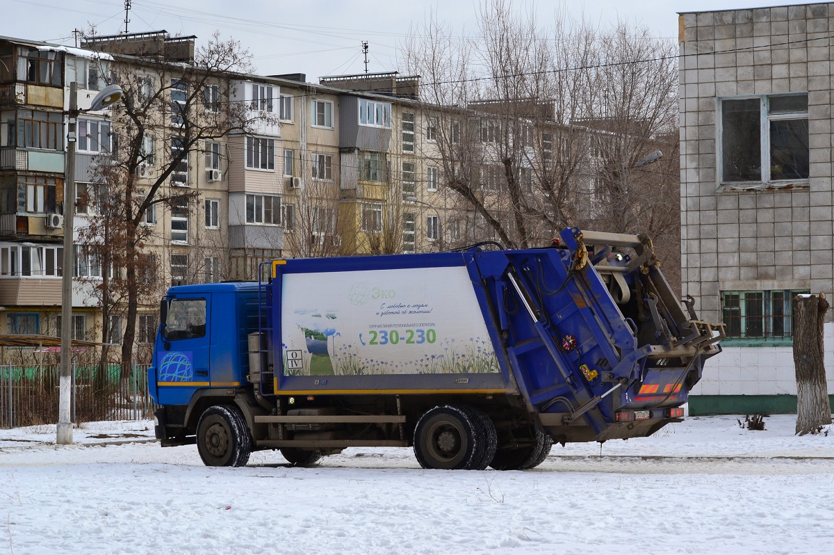 Волгоградская область, № К 137 ОВ 797 — МАЗ-534025