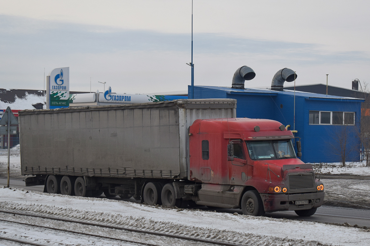 Алтайский край, № К 061 ВХ 122 — Freightliner Century Class