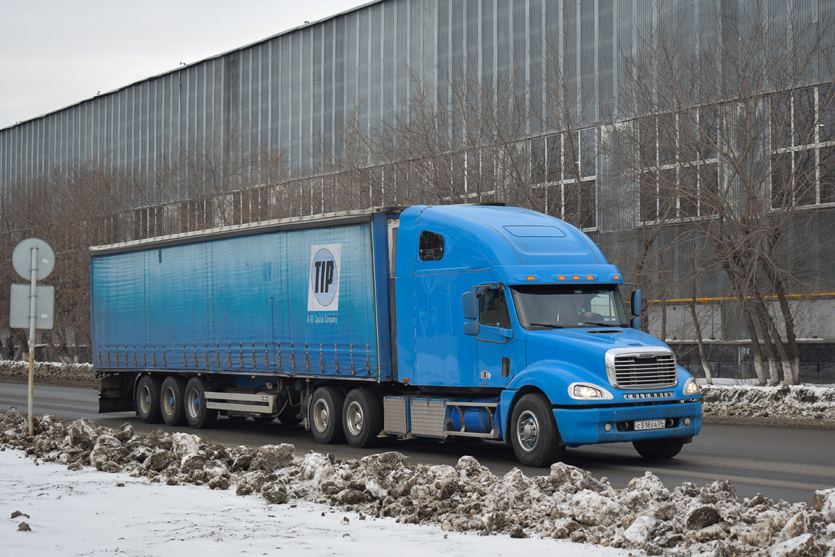 Алтайский край, № С 518 ЕА 04 — Freightliner Columbia