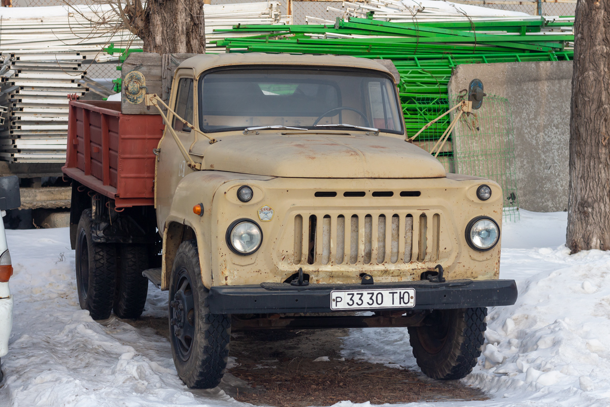 Тюменская область, № Р 3330 ТЮ — ГАЗ-52-02