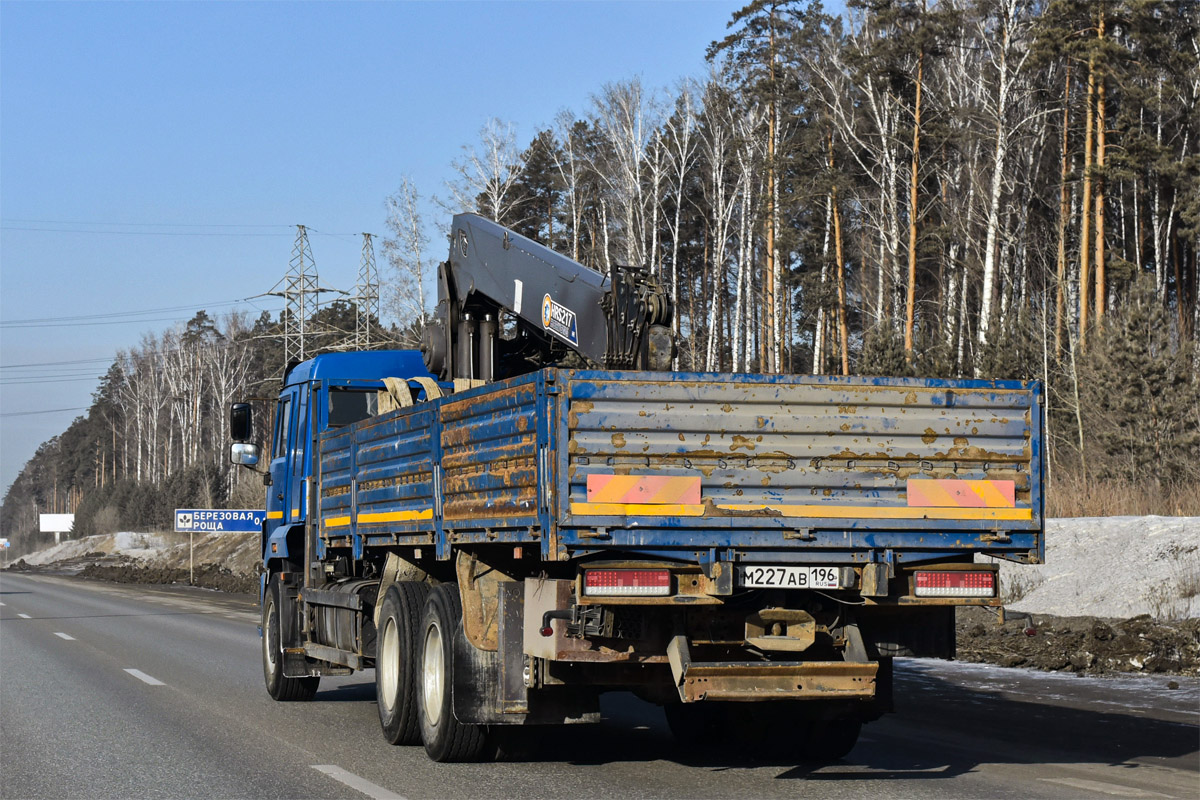 Свердловская область, № М 227 АВ 196 — КамАЗ-65117 (общая модель)