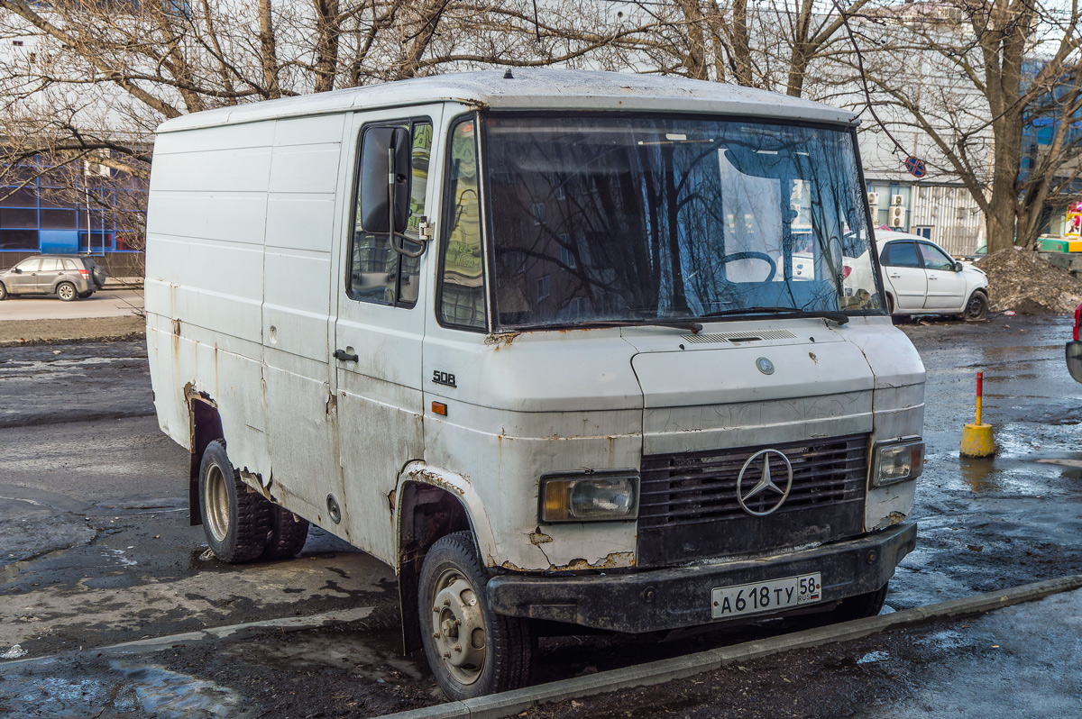 Пензенская область, № А 618 ТУ 58 — Mercedes-Benz T2 ('1967)