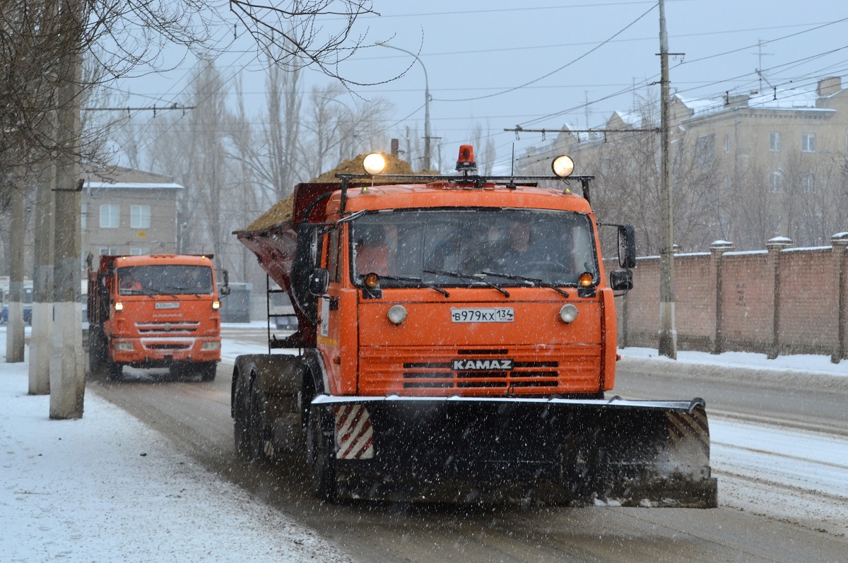 Волгоградская область, № В 979 КХ 134 — КамАЗ-65115-62