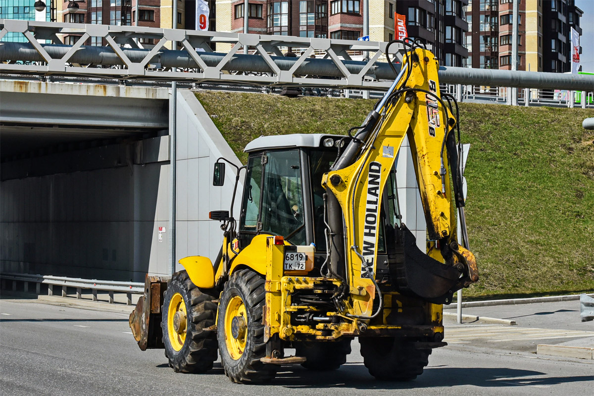Тюменская область, № 6819 ТК 72 — New Holland B115B Тюменская область, № 6819 ТК 72 — New Holland B115B
