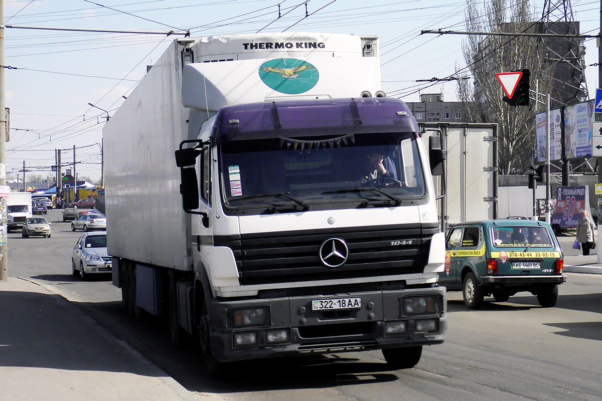 Днепропетровская область, № 322-18 АА — Mercedes-Benz SK 1844 Днепропетровская область, № 322-18 АА — Mercedes-Benz SK 1844