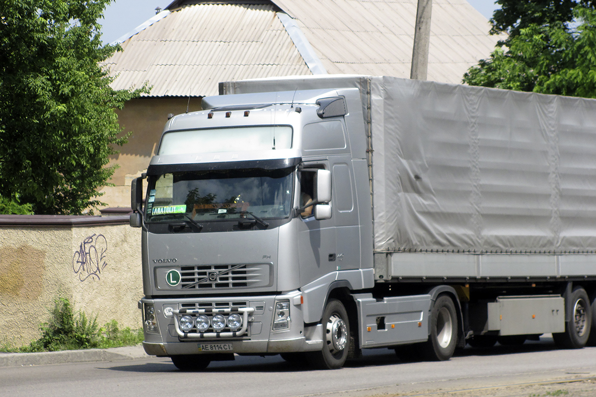 Днепропетровская область, № АЕ 8114 СІ — Volvo ('2002) FH12.440 Днепропетровская область, № АЕ 8114 СІ — Volvo ('2002) FH12.440