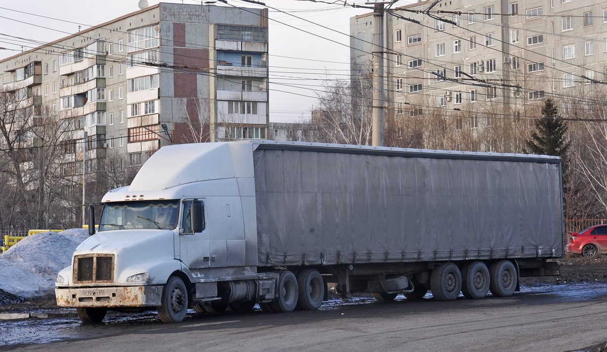 Омская область, № Т 701 УУ 55 — Volvo VNL610