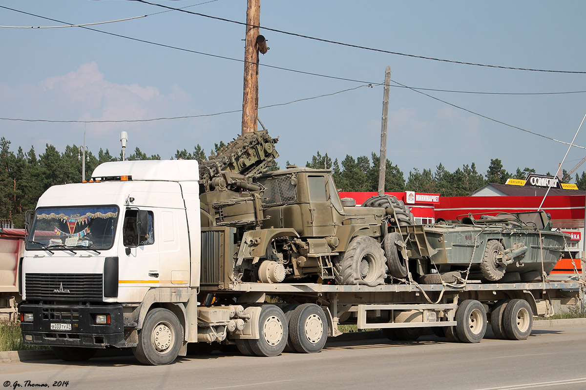 Хабаровский край, № В 033 ТУ 27 — МАЗ-6430A5; Саха (Якутия), № (14) Б/Н СТ 0049 — Т-155К