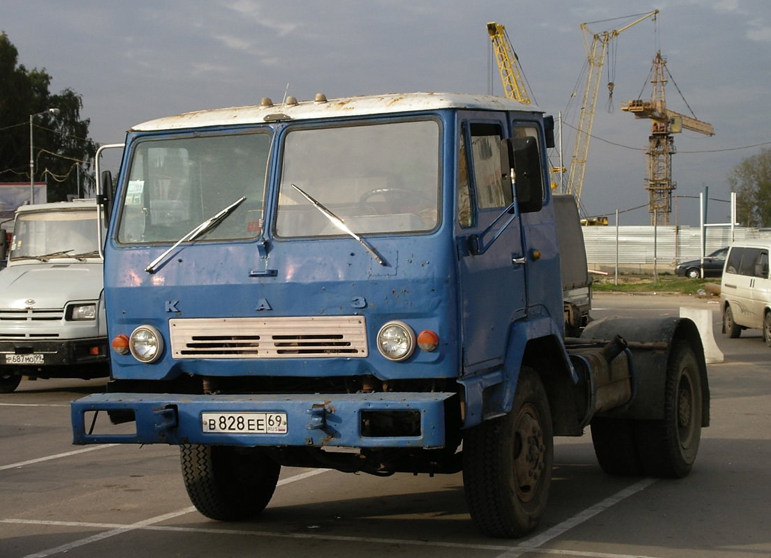 Тверская область, № В 828 ЕЕ 69 — КАЗ-608В