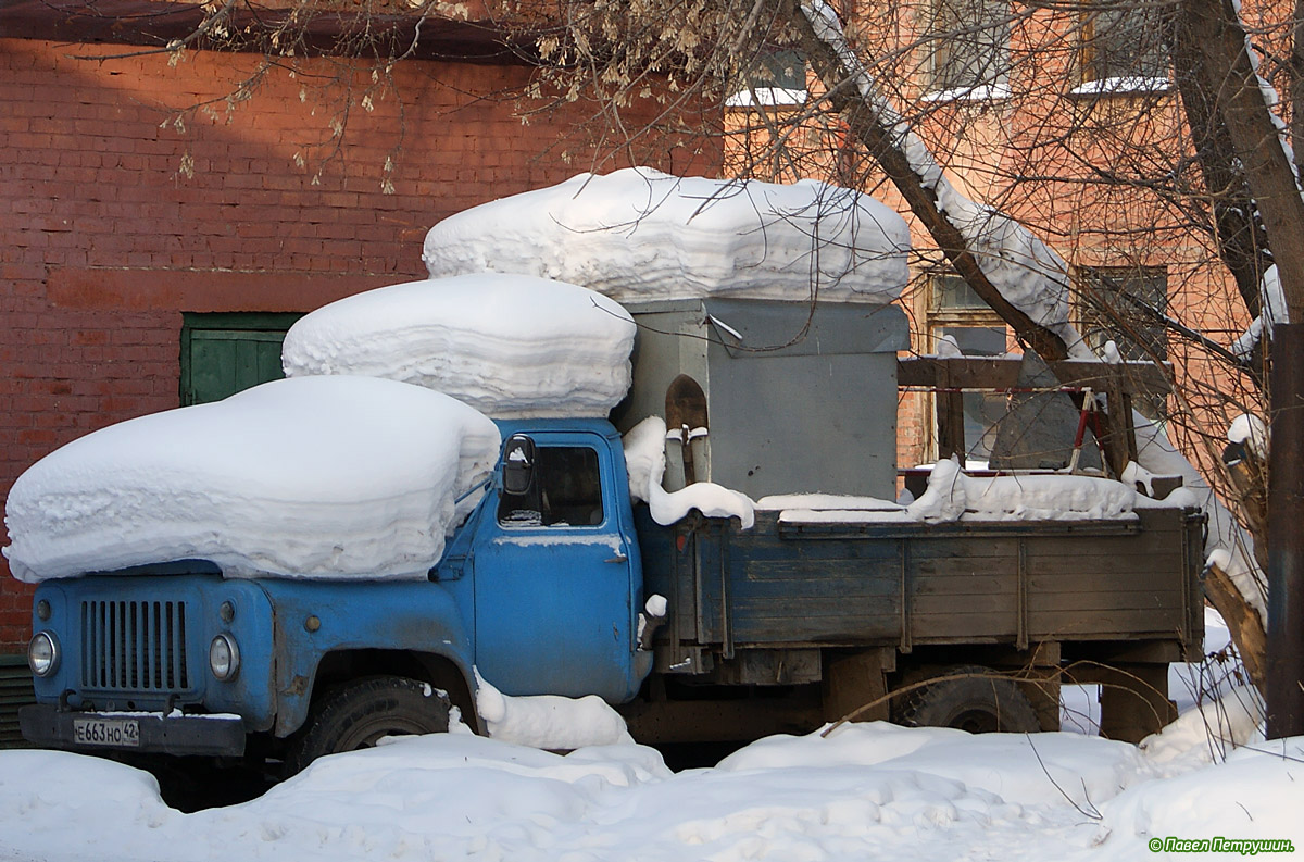 Кемеровская область, № Е 663 НО 42 — ГАЗ-52-04