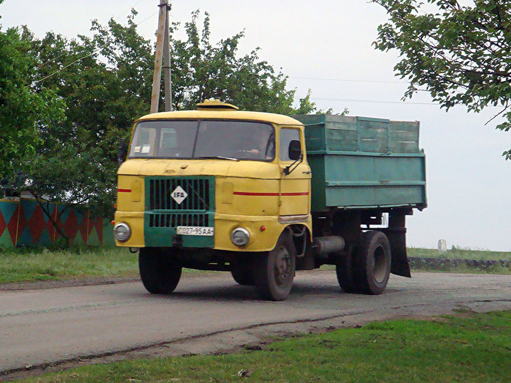 Днепропетровская область, № 027-95 АА — IFA W50L/K
