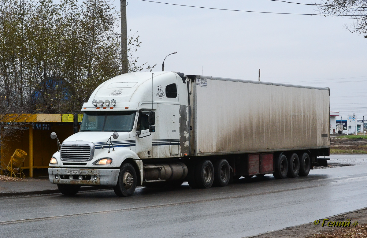 Астраханская область, № А 824 ЕХ 30 — Freightliner Columbia