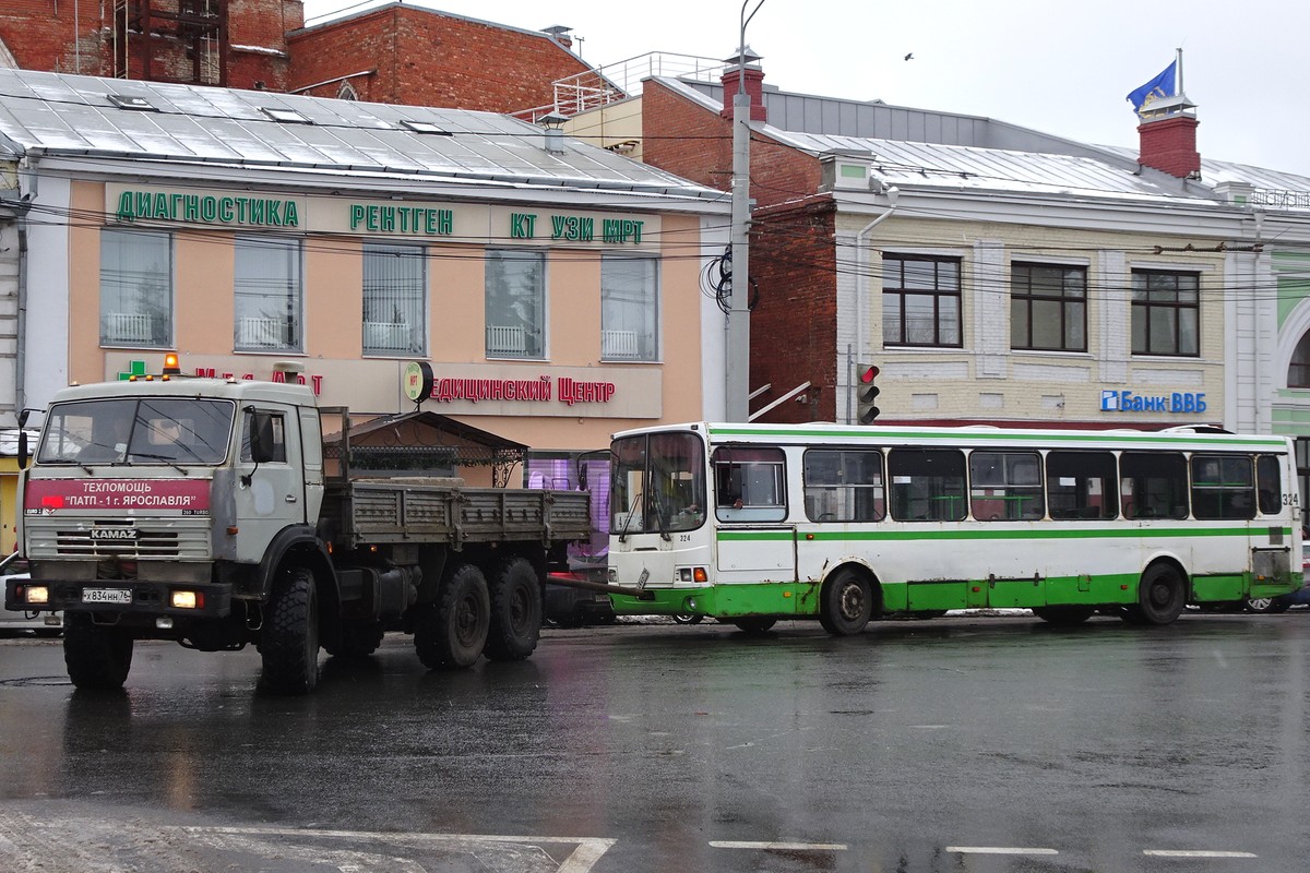 Ярославская область, № Х 834 НН 76 — КамАЗ-43118-10 [43118K]