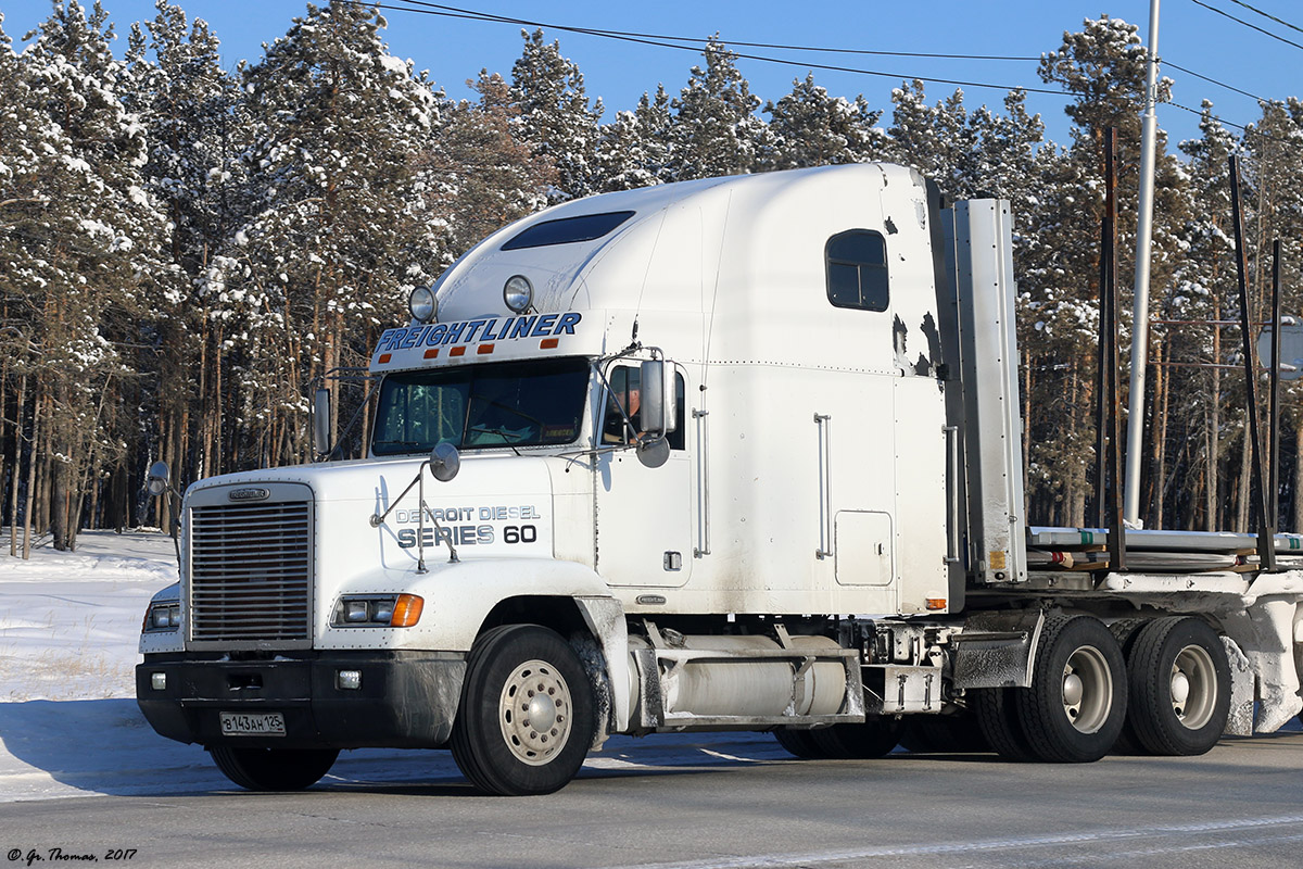 Приморский край, № В 143 АН 125 — Freightliner FLD 120
