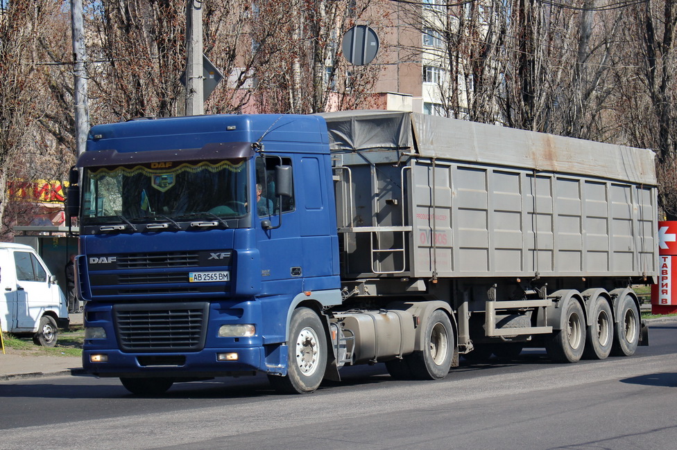 Винницкая область, № АВ 2565 ВМ — DAF XF95 FT