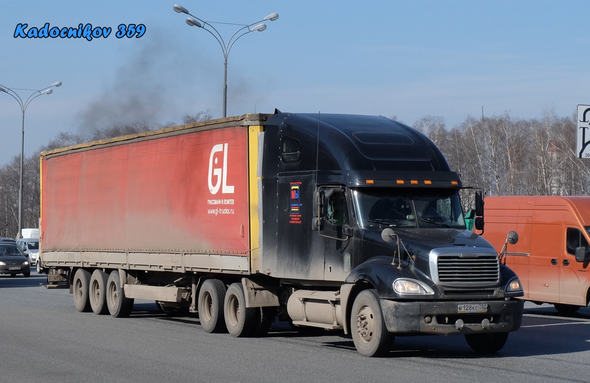 Московская область, № Р 128 КС 750 — Freightliner Columbia