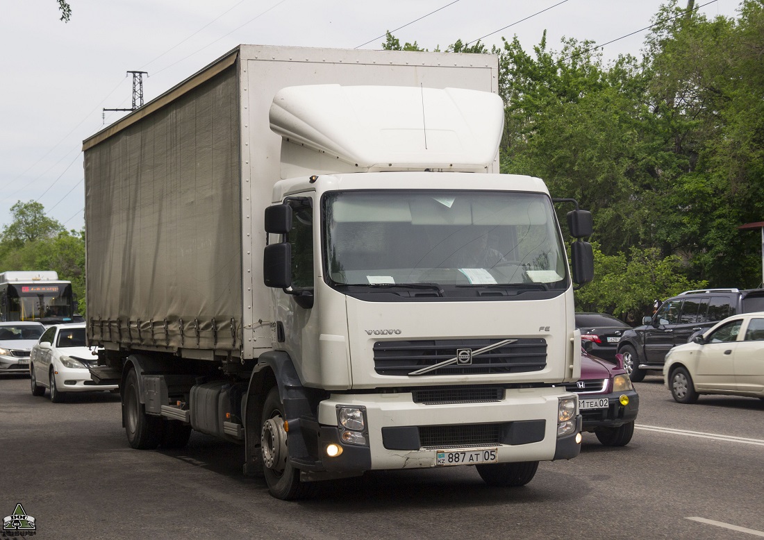 Алматинская область, № 887 AT 05 — Volvo ('2006) FE