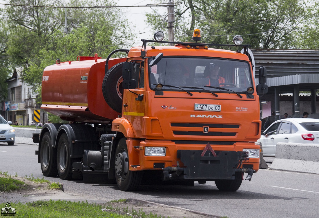 Алматы, № 407 DK 02 — КамАЗ-65115 [XWC]