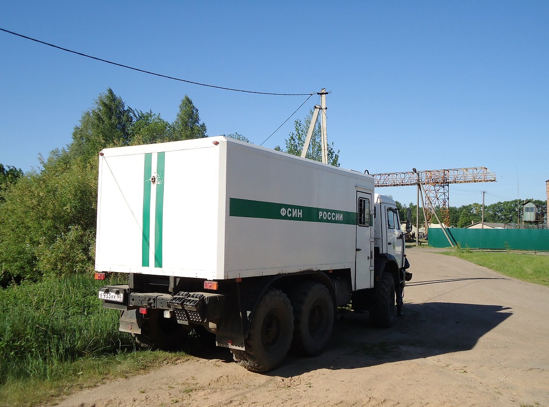 Псковская область, № Е 933 КК 60 — КамАЗ-43114-15 [43114R]